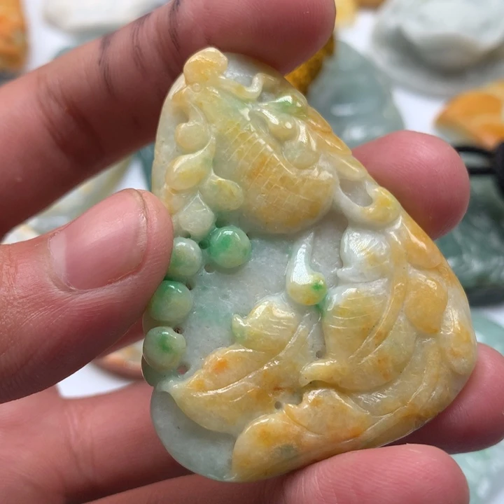 翡翠未镶嵌颈饰保真天然a货翡翠