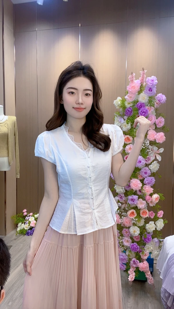 法式蕾丝花边V领短袖衬衫女装夏季新款设计感收腰显瘦泡泡袖上衣