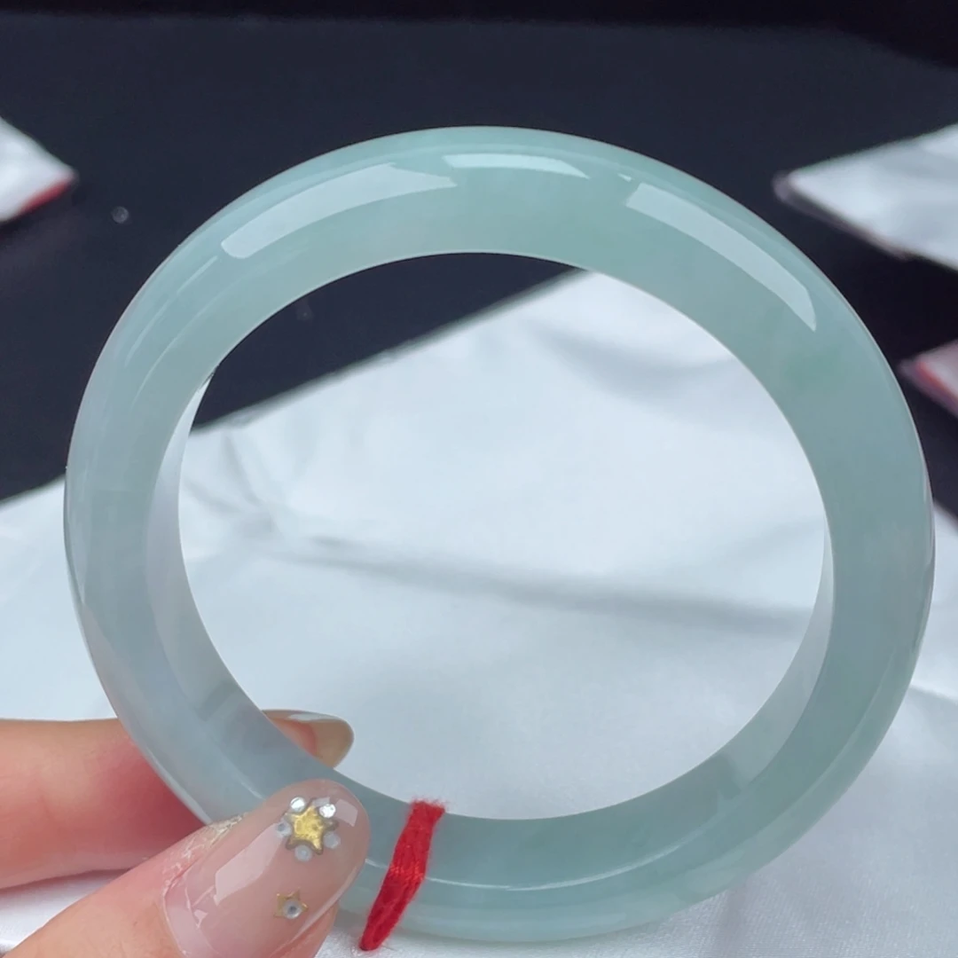 翡翠手镯未镶嵌58圈口