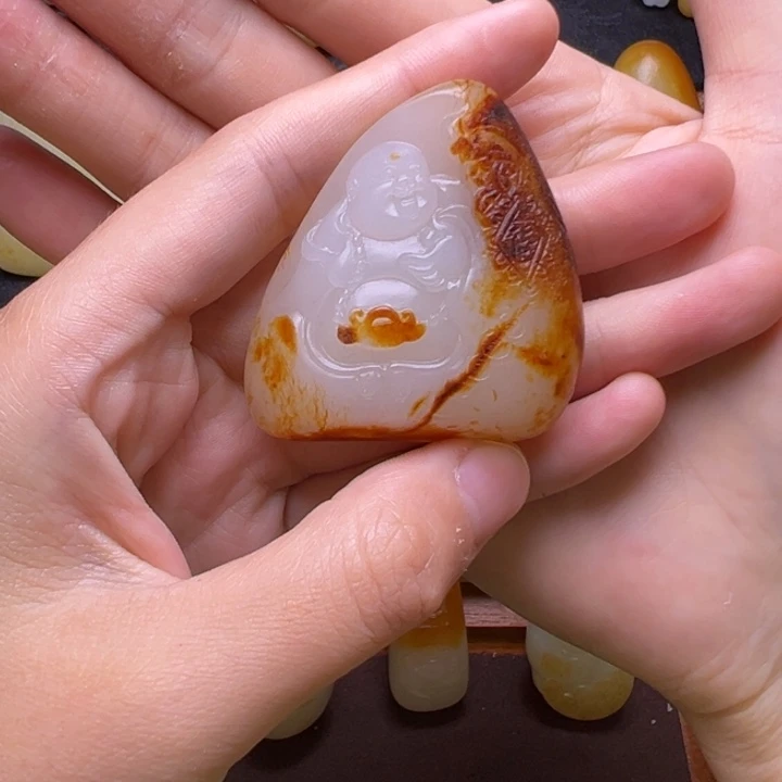 阳***羊和田玉未镶嵌颈饰