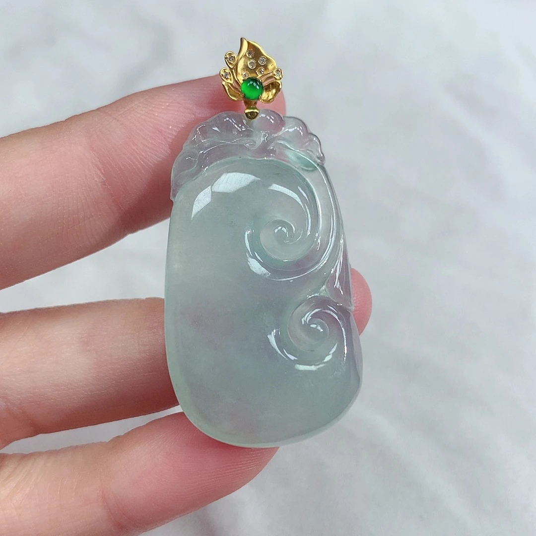 颈饰18K金镶嵌翡翠如意