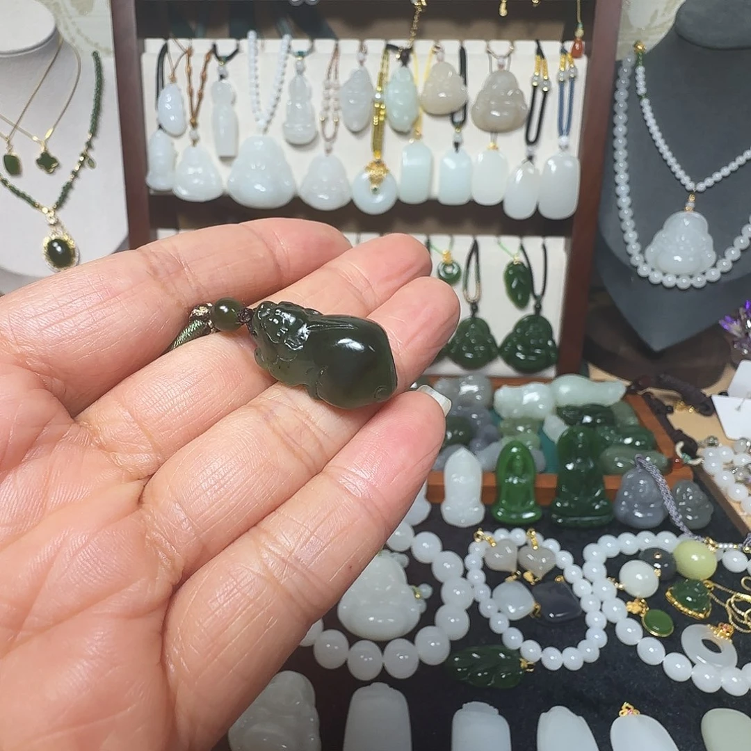 和田玉未镶嵌颈饰