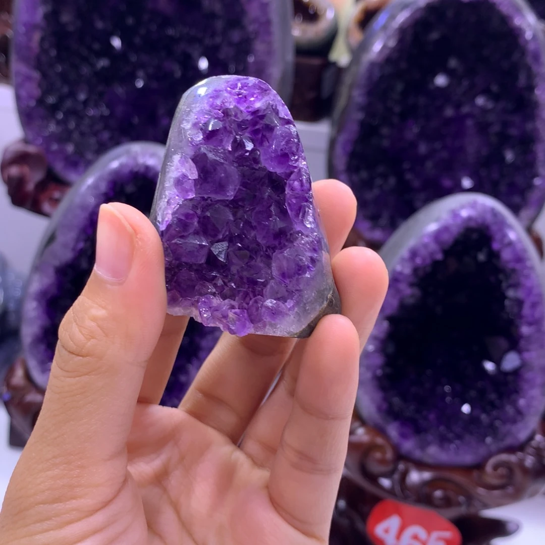 织绣乌拉圭紫水晶