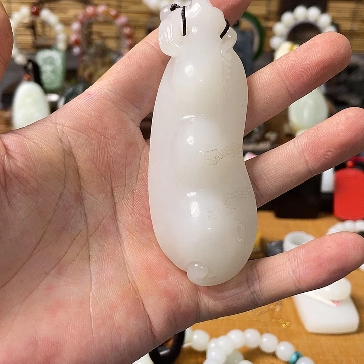 颈饰未镶嵌和田玉吊坠p