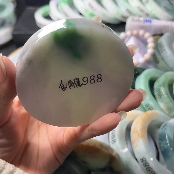 定制翡翠未镶嵌手镯
