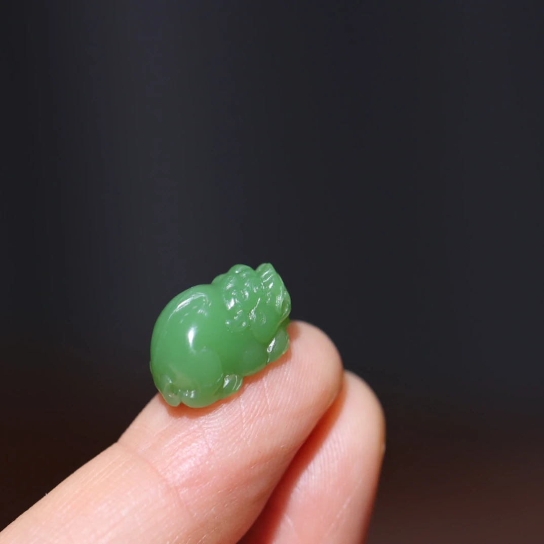 碧玉老坑阳绿貔貅戒面挂件