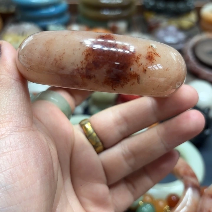 江***雨石英岩玉合金颈饰