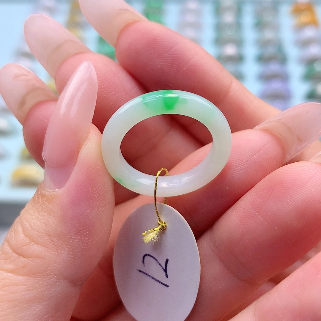 未镶嵌戒指翡翠不**?12圈