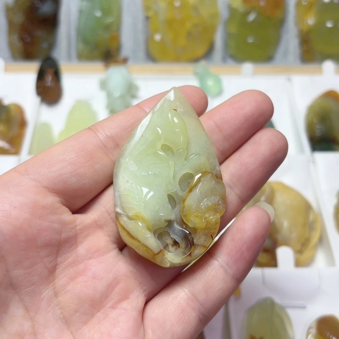 未镶嵌蛇纹石玉吊坠(不含链)