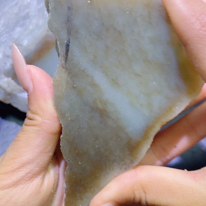 和田玉未镶嵌珠宝半成品