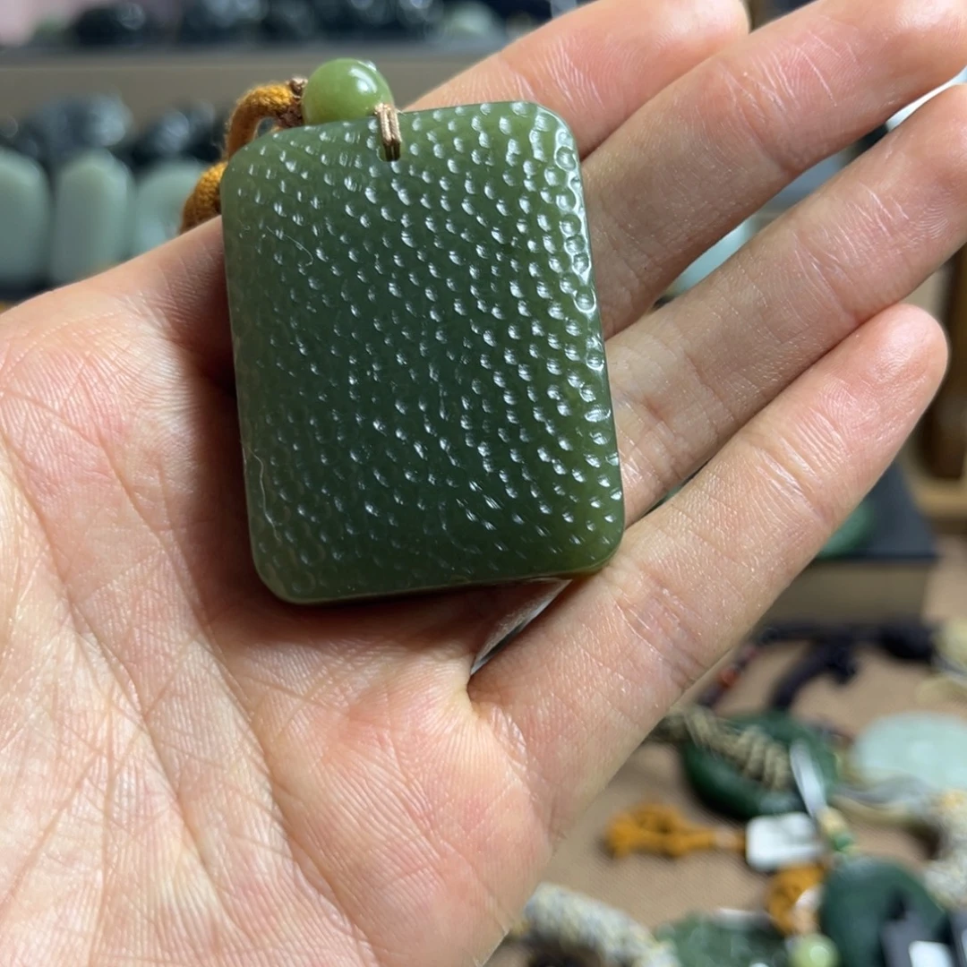 和田玉（糖玉）未镶嵌颈饰