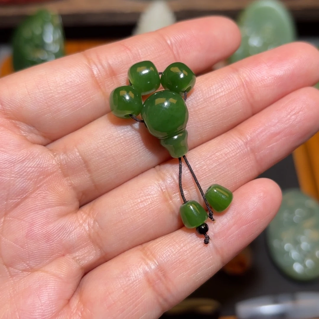 一***诚和田玉未镶嵌颈饰