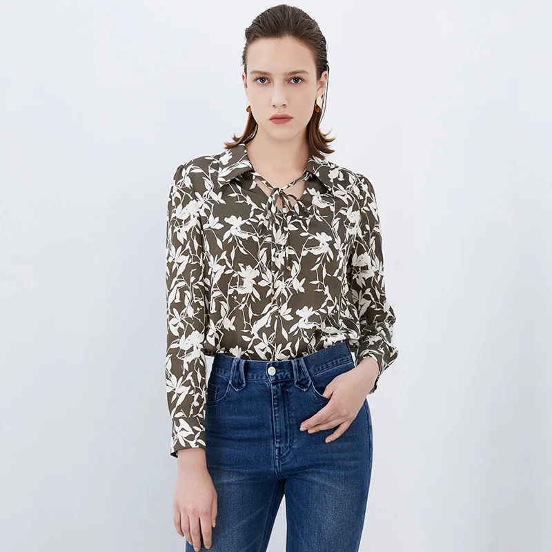 EITIE爱特爱秋季新款修身显瘦百搭印花小上衣7513210