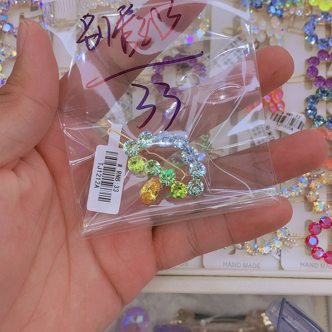 仿水晶锌合金别管我