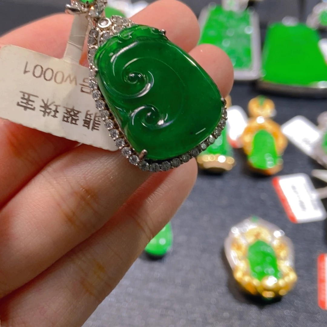 翡翠未镶嵌吊坠(不含链)