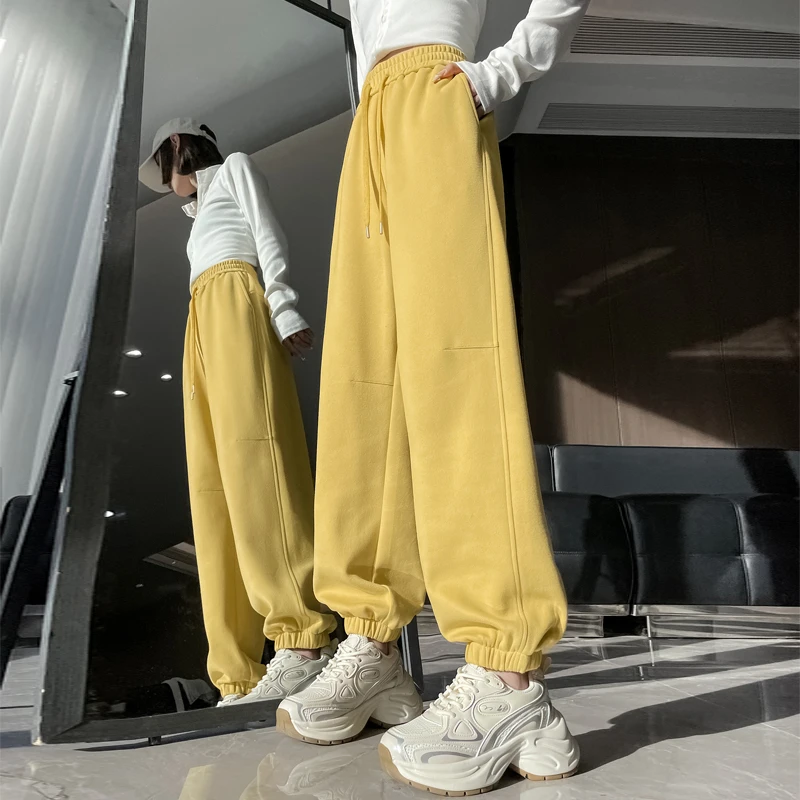 柠檬黄休闲卫裤女春秋2025新款阔腿宽松显瘦小个子直筒运动灯笼裤