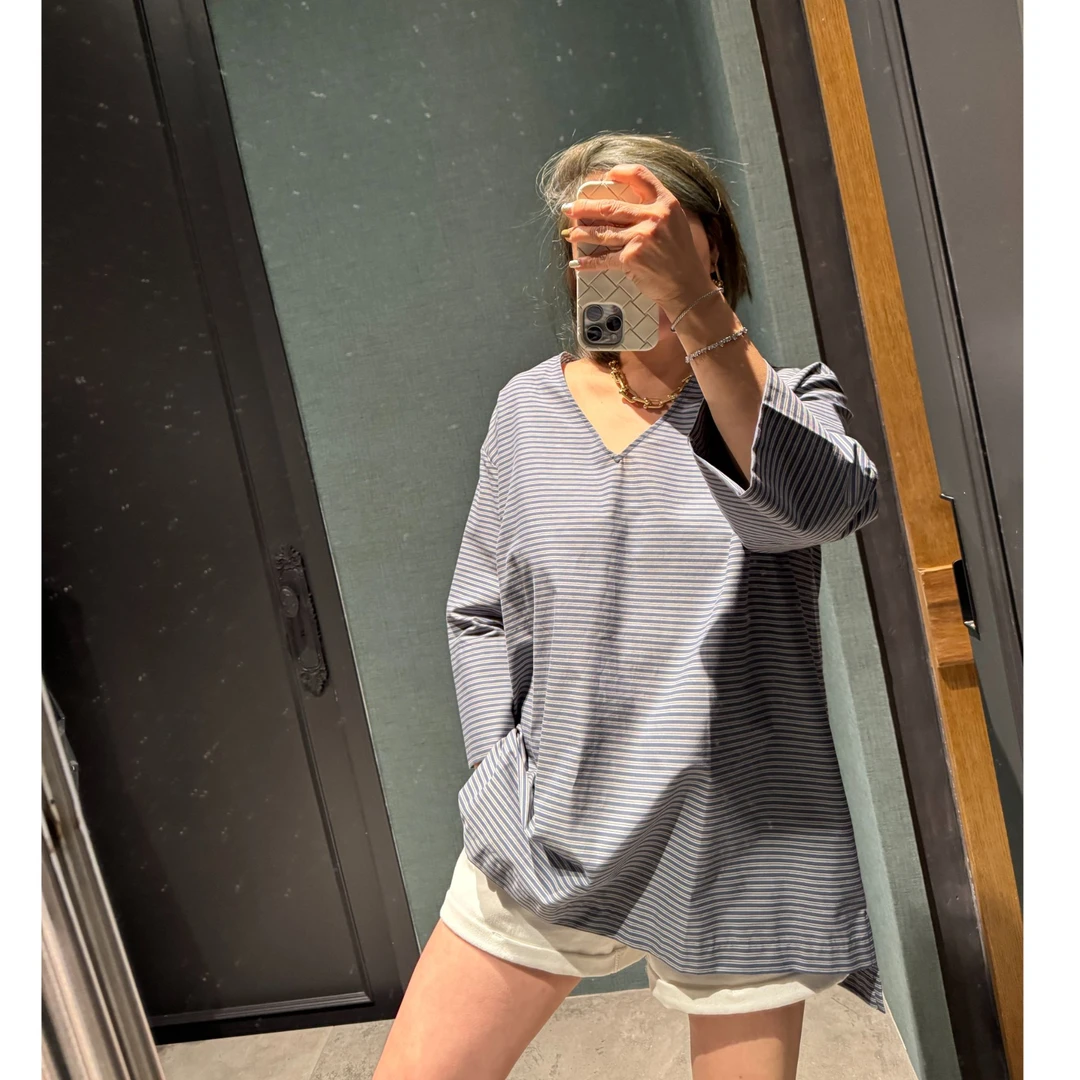 COCOLINDA | 100%棉日系慵懒松弛极简条纹V领前短后长上衣K3504