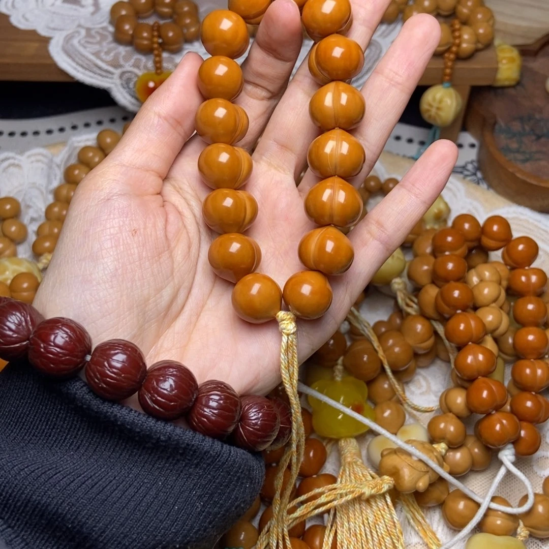 吊坠猴头核桃屁桃玻璃底卡16