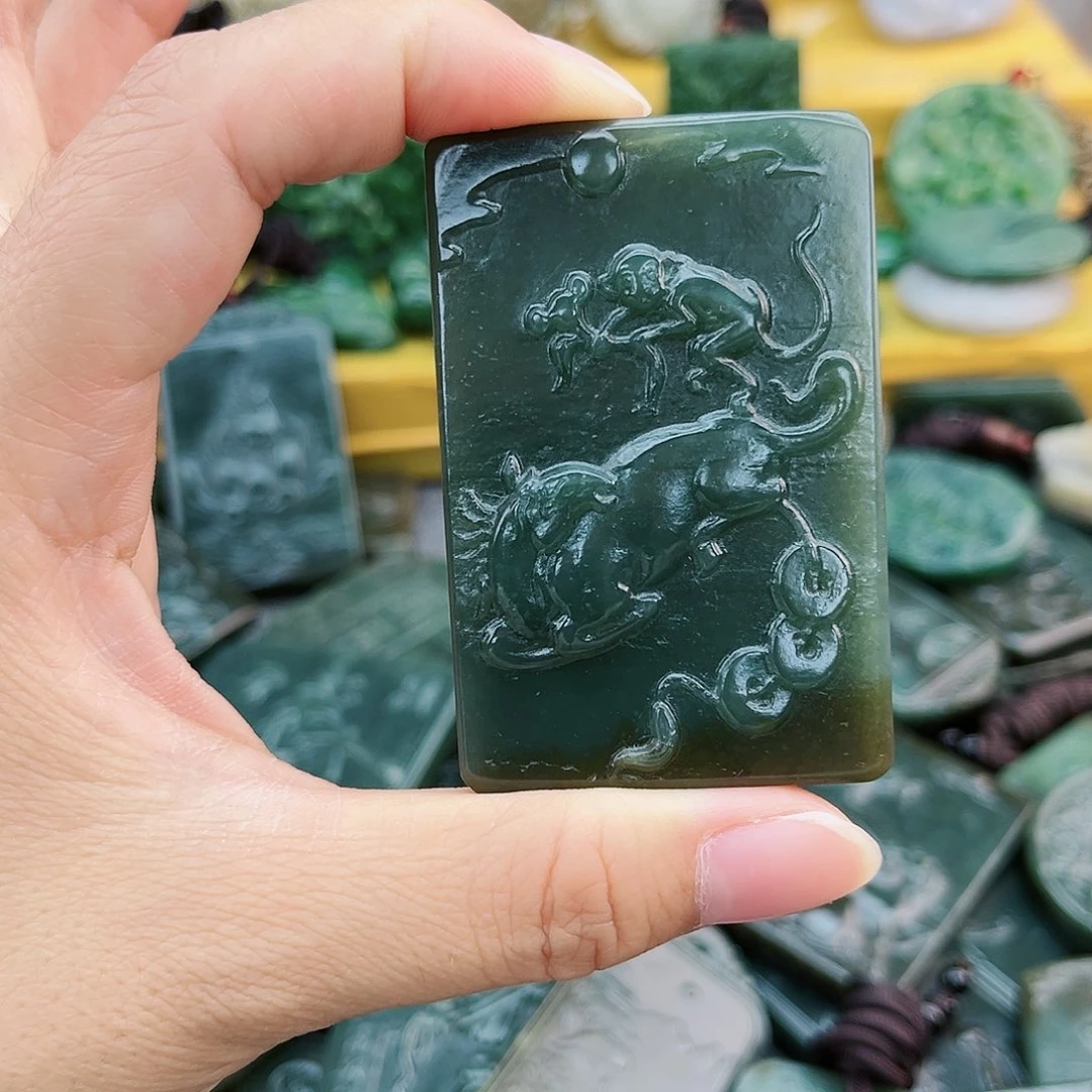 和田玉未镶嵌颈饰