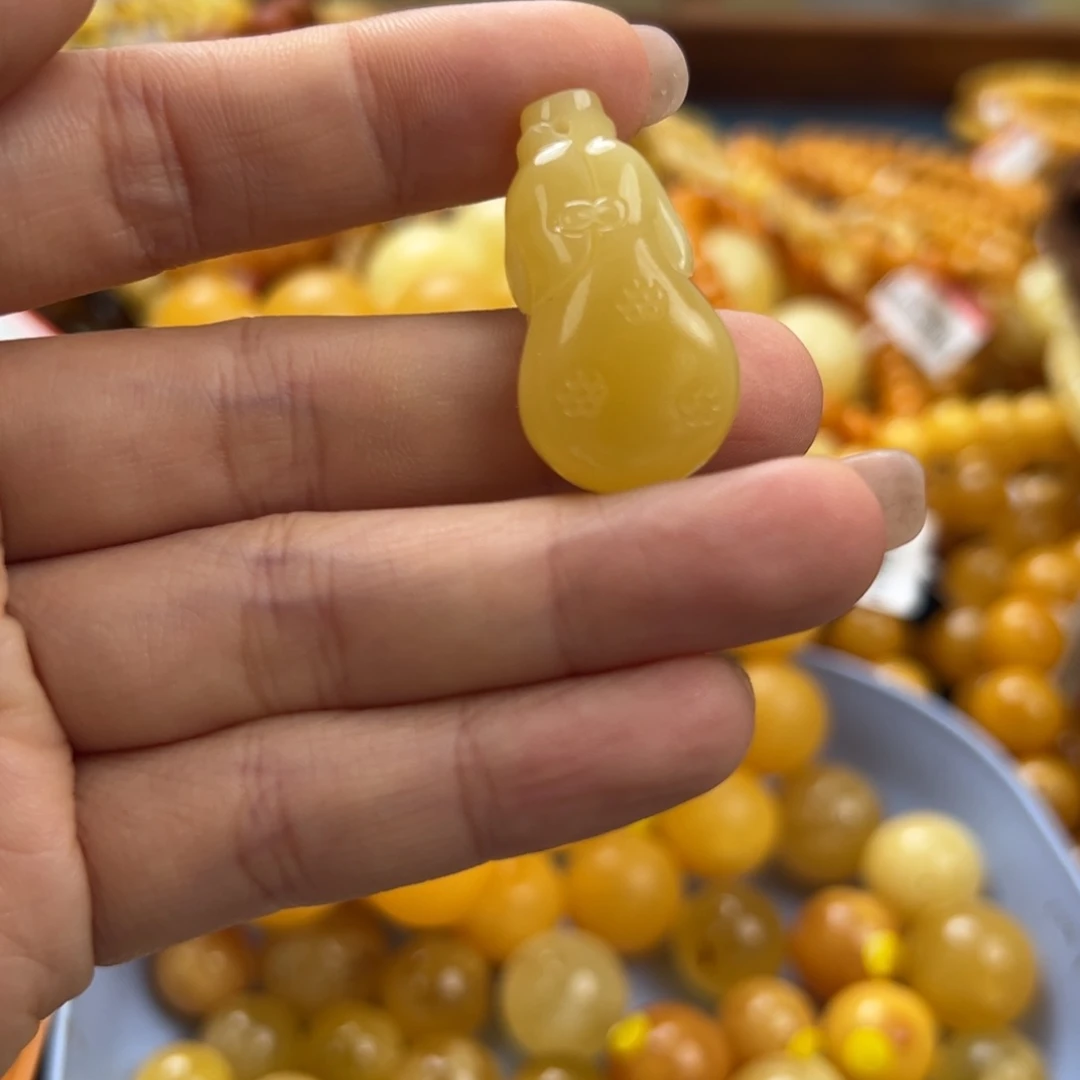 未镶嵌琥珀珠宝奇石