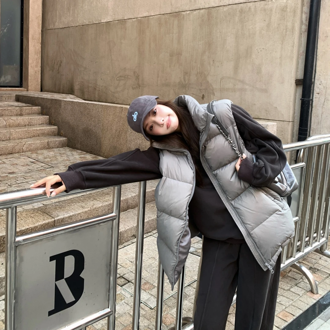 灰色羽绒马甲背心2025巨好看的女款秋冬新款外穿保暖坎肩马夹外套