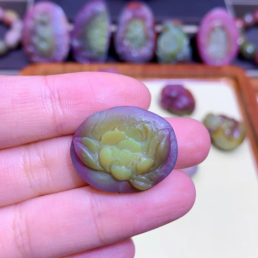 玛瑙未镶嵌挂件盐源