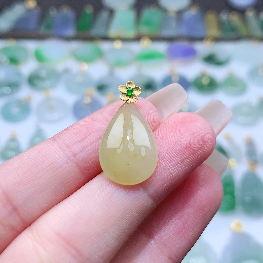 翡翠未镶嵌颈饰翡翠