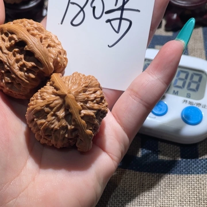 让***扬吊坠文玩核桃白狮子