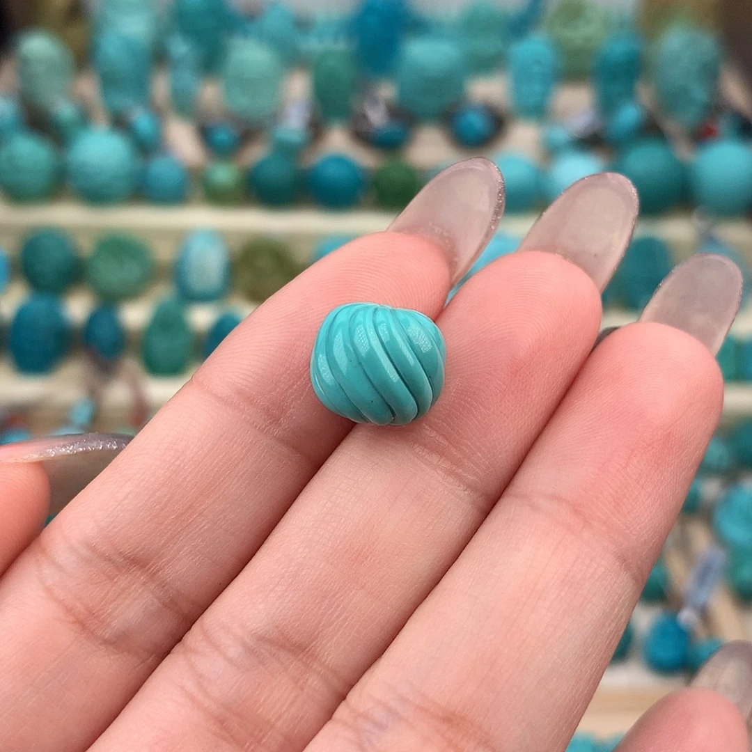 绿松石未镶嵌珠宝奇石