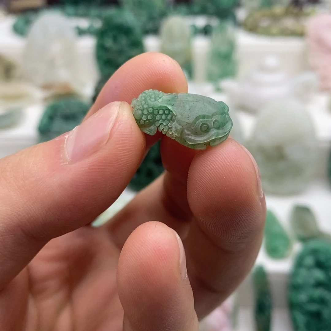 未镶嵌独山玉颈饰