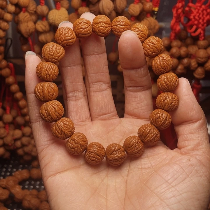 木质类龙纹桃枭挂件