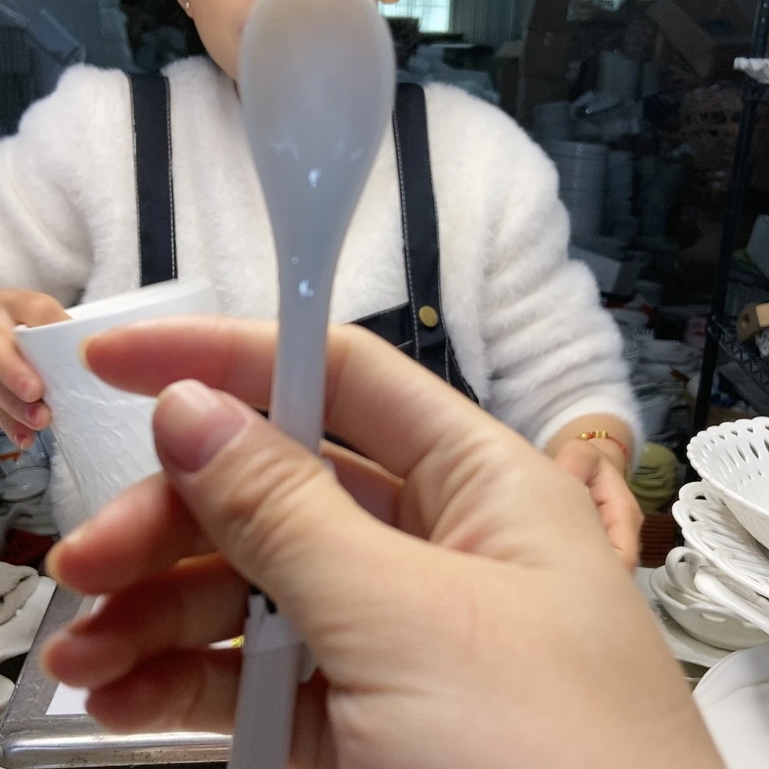 【闪购商品】碟甜**秋四个勺子工厂库存微瑕产品