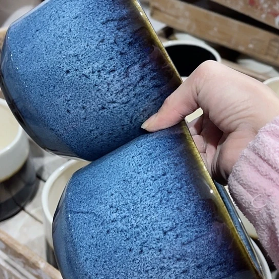 多肉绿植陶瓷花盆9.9包邮，有孔，微瑕