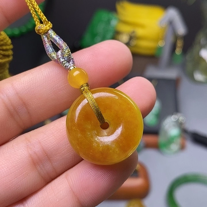 吊坠(赠链)未镶嵌翡翠