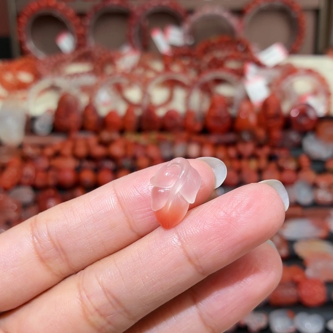 南红玛瑙未镶嵌颈饰叶子