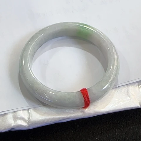 翡翠手镯未镶嵌天然翡翠