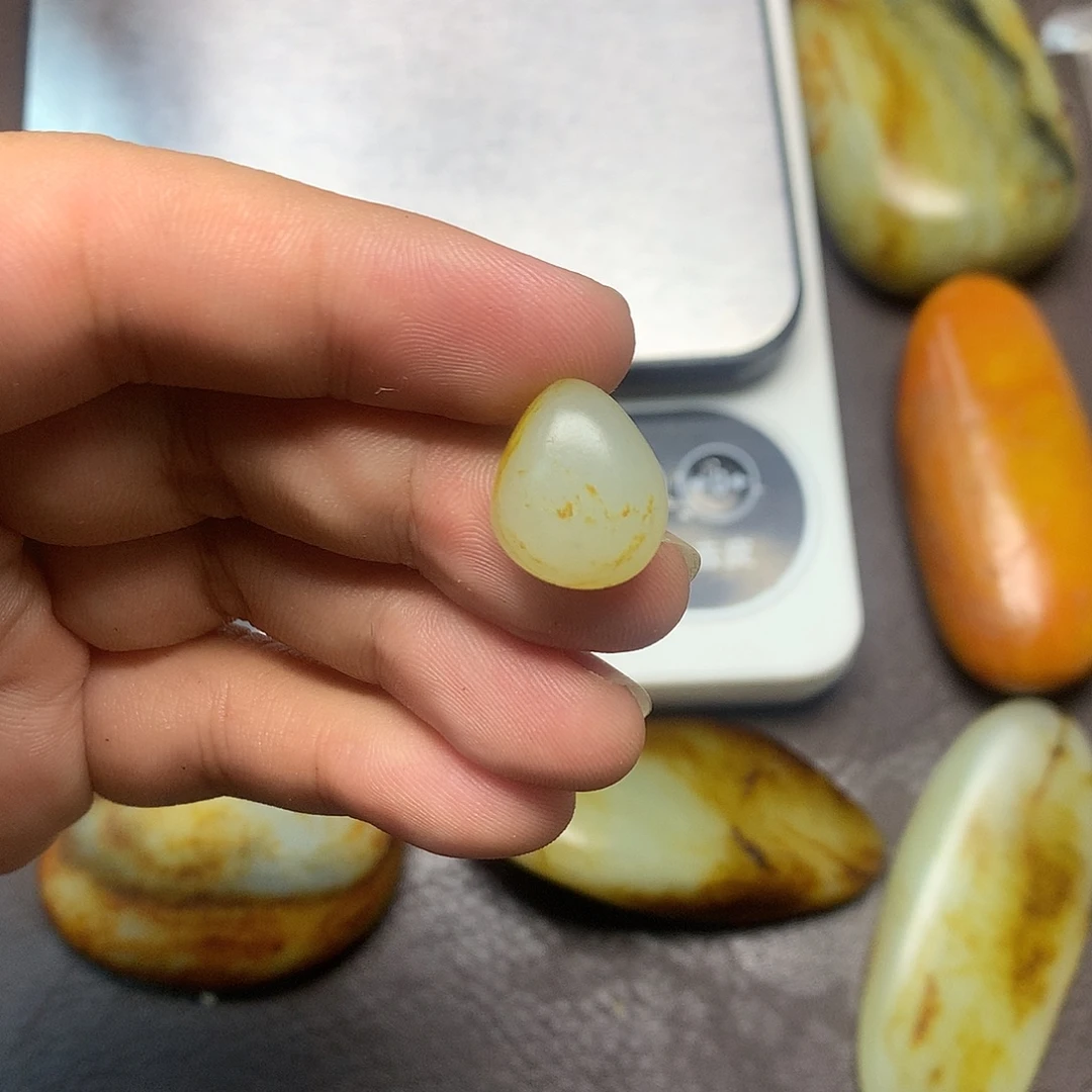 和田玉（糖玉）未镶嵌挂件