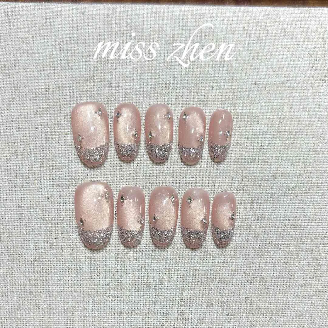 米斯珍【秘密粉镜】纯手工穿戴甲 极简法式碎钻粉 猫眼小钻石