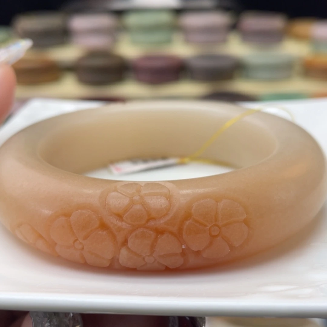 【闪购商品】石英质玉手镯未镶嵌甜*