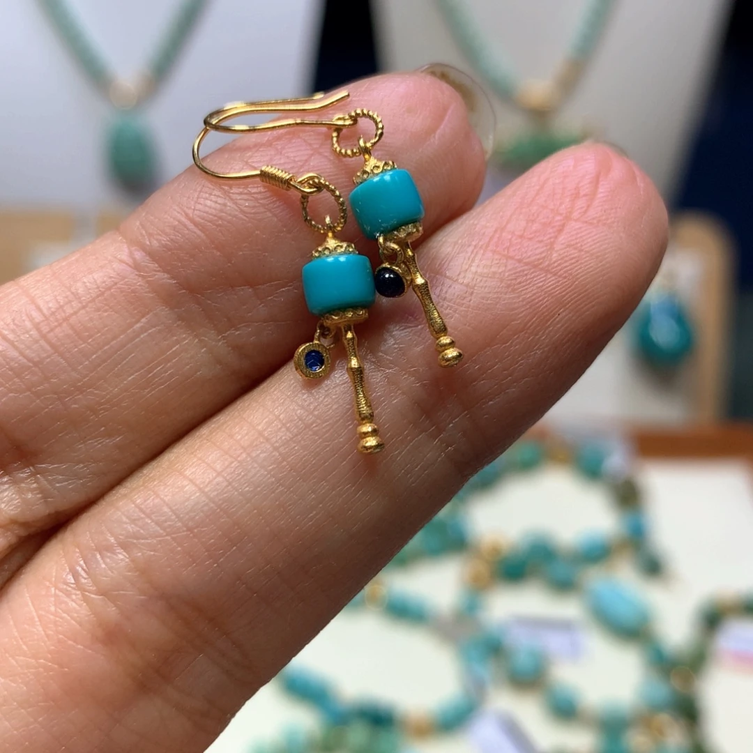 绿松石18K金镶嵌耳坠