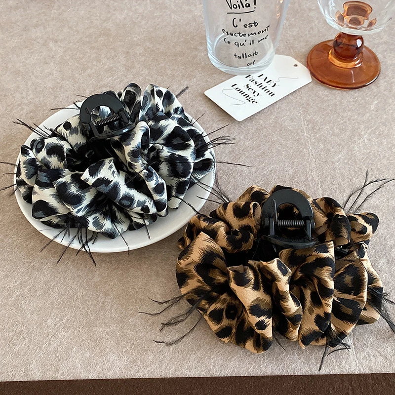优雅豹纹！泡泡羽毛！抓夹女款时尚缎面鲨鱼夹显气质百搭发饰发夹