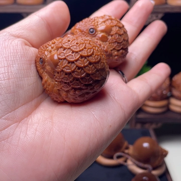 吊坠橄榄核缘**冻金币金蟾手球3.67