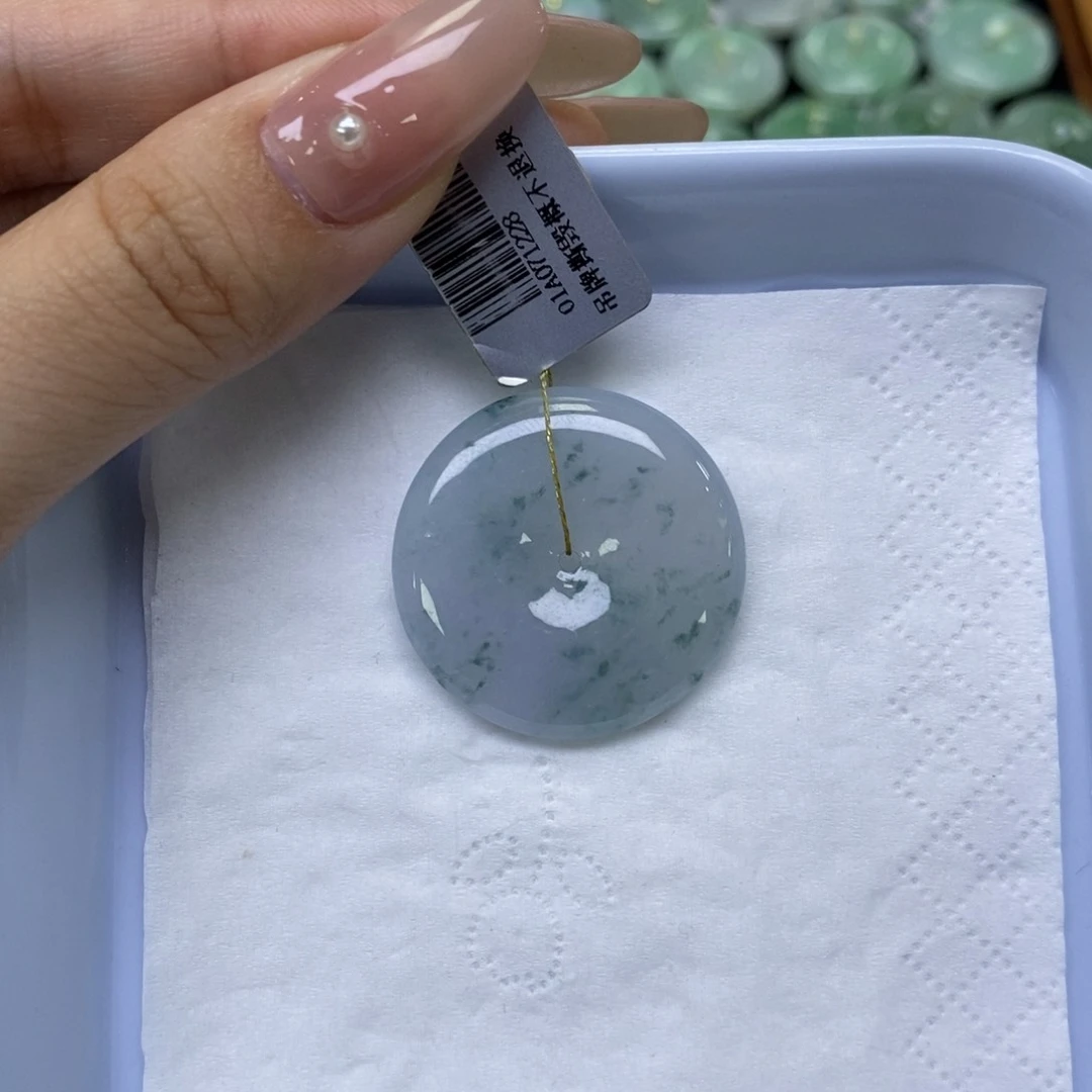 颈饰未镶嵌翡翠飘花平安扣