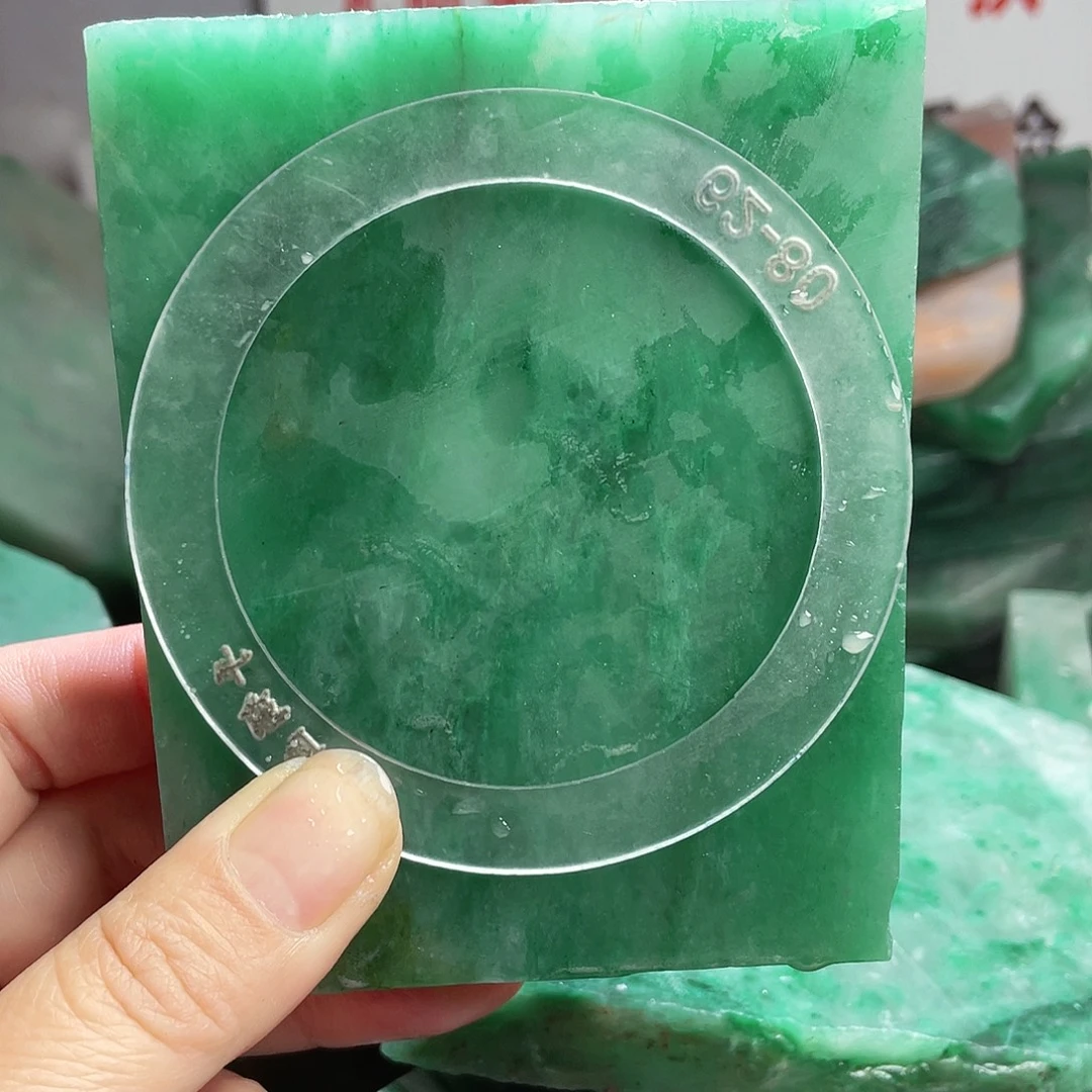 鑫***业定制石英质玉（非洲翠）