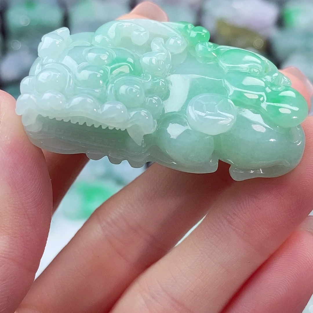 颈饰未镶嵌翡翠天然