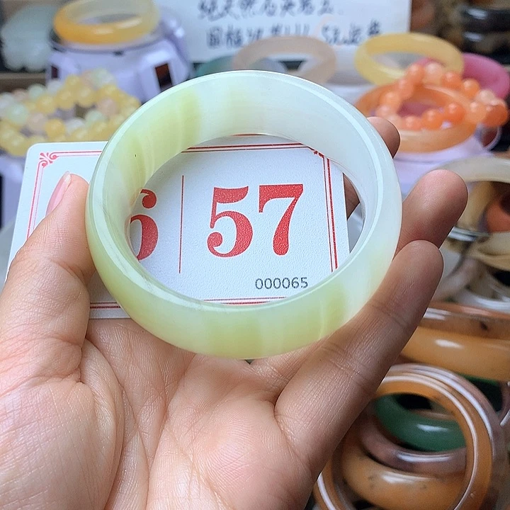 石英质玉（黄龙玉）未镶嵌手镯