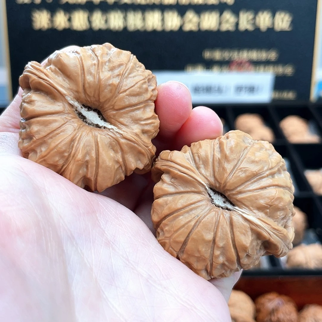 把件文玩核桃4515红皮南瓜墩