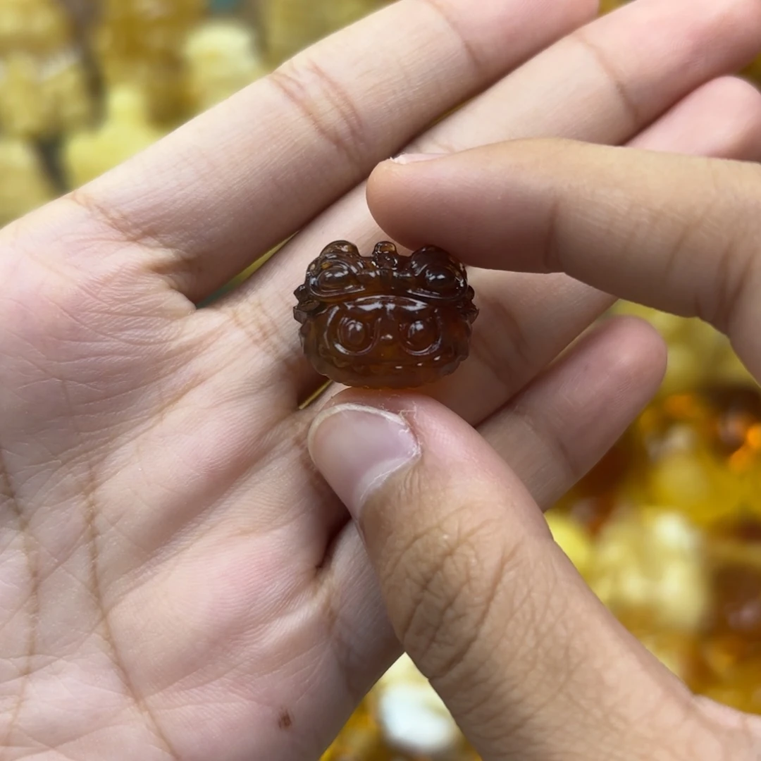 未镶嵌琥珀（根珀）裸石琥珀配饰打孔不退不换