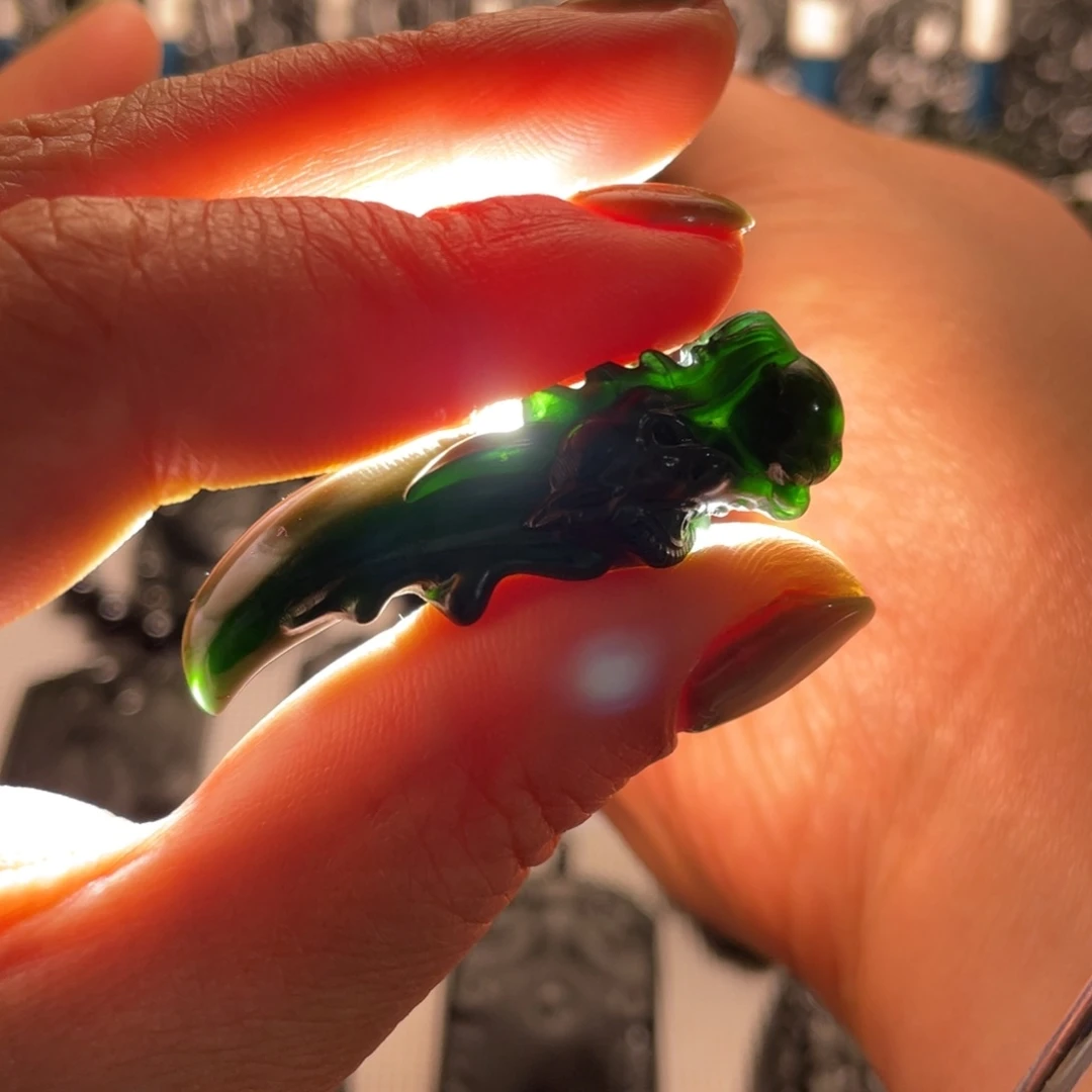 蛇纹石玉未镶嵌吊坠