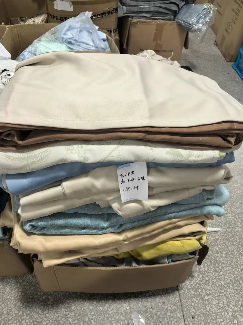 《厚广家》3楼180×220挂钩配对款全遮光窗帘 发1对 不挑色